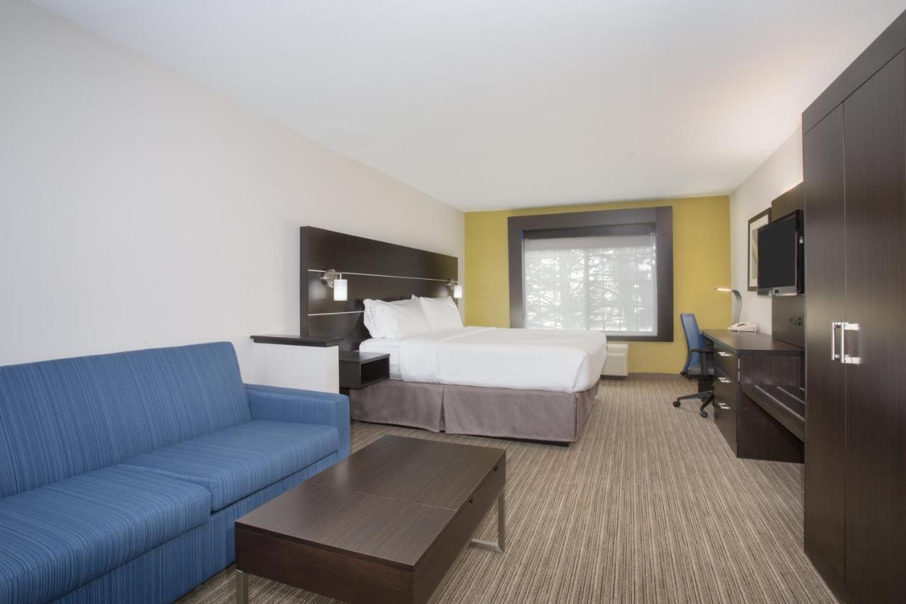 Holiday Inn Express Hotel & Suites Fort Collins By Ihg Екстериор снимка