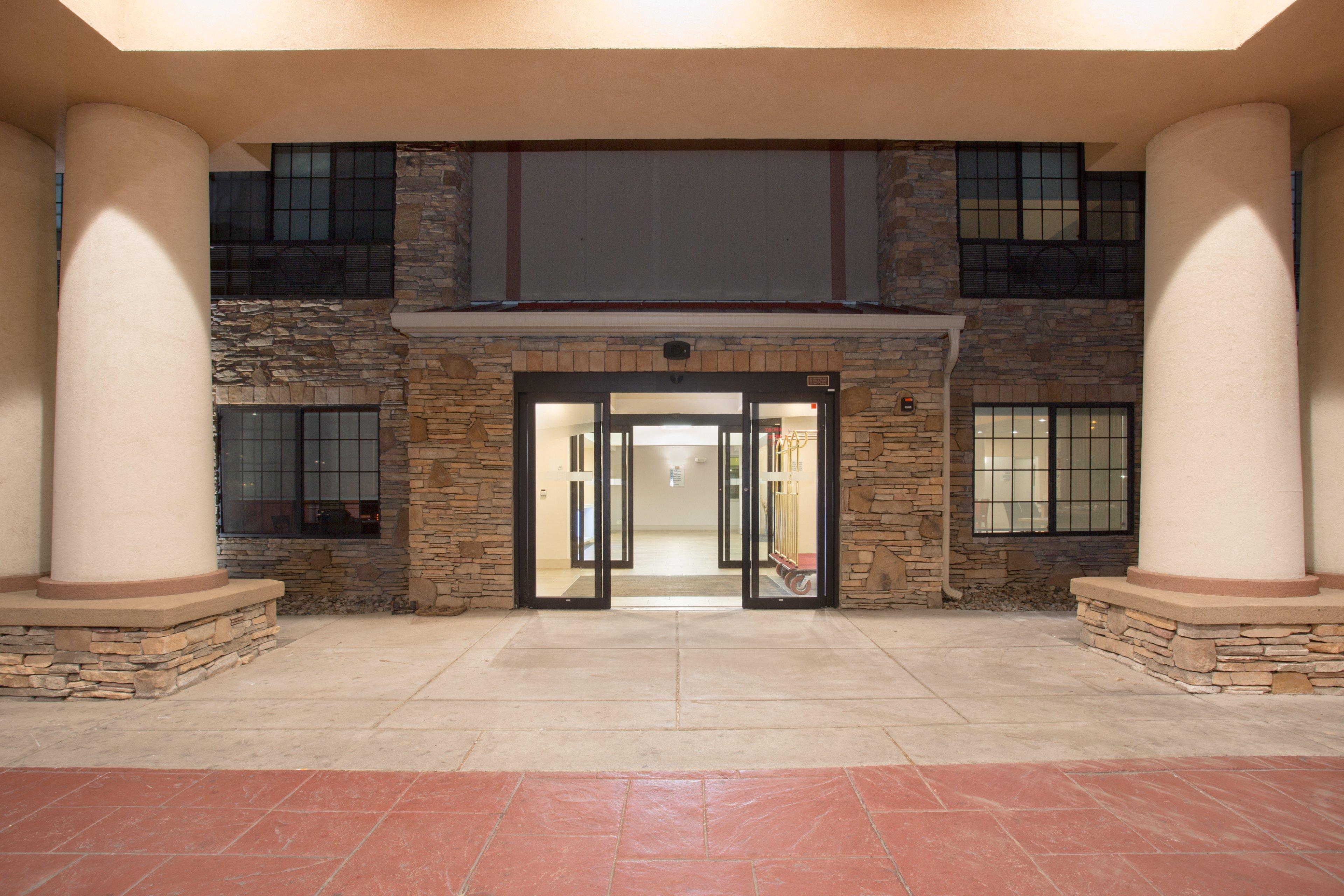 Holiday Inn Express Hotel & Suites Fort Collins By Ihg Екстериор снимка