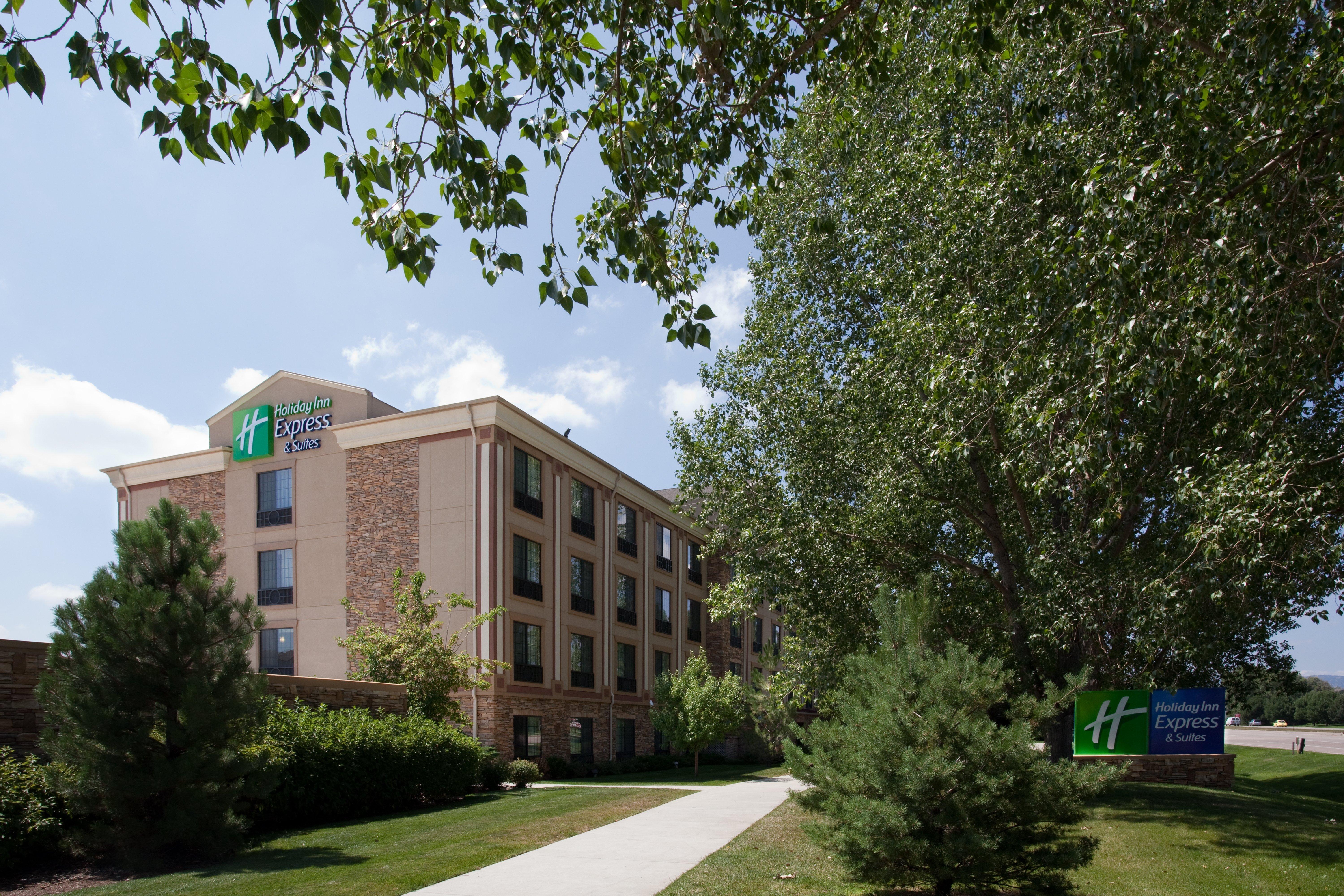 Holiday Inn Express Hotel & Suites Fort Collins By Ihg Екстериор снимка