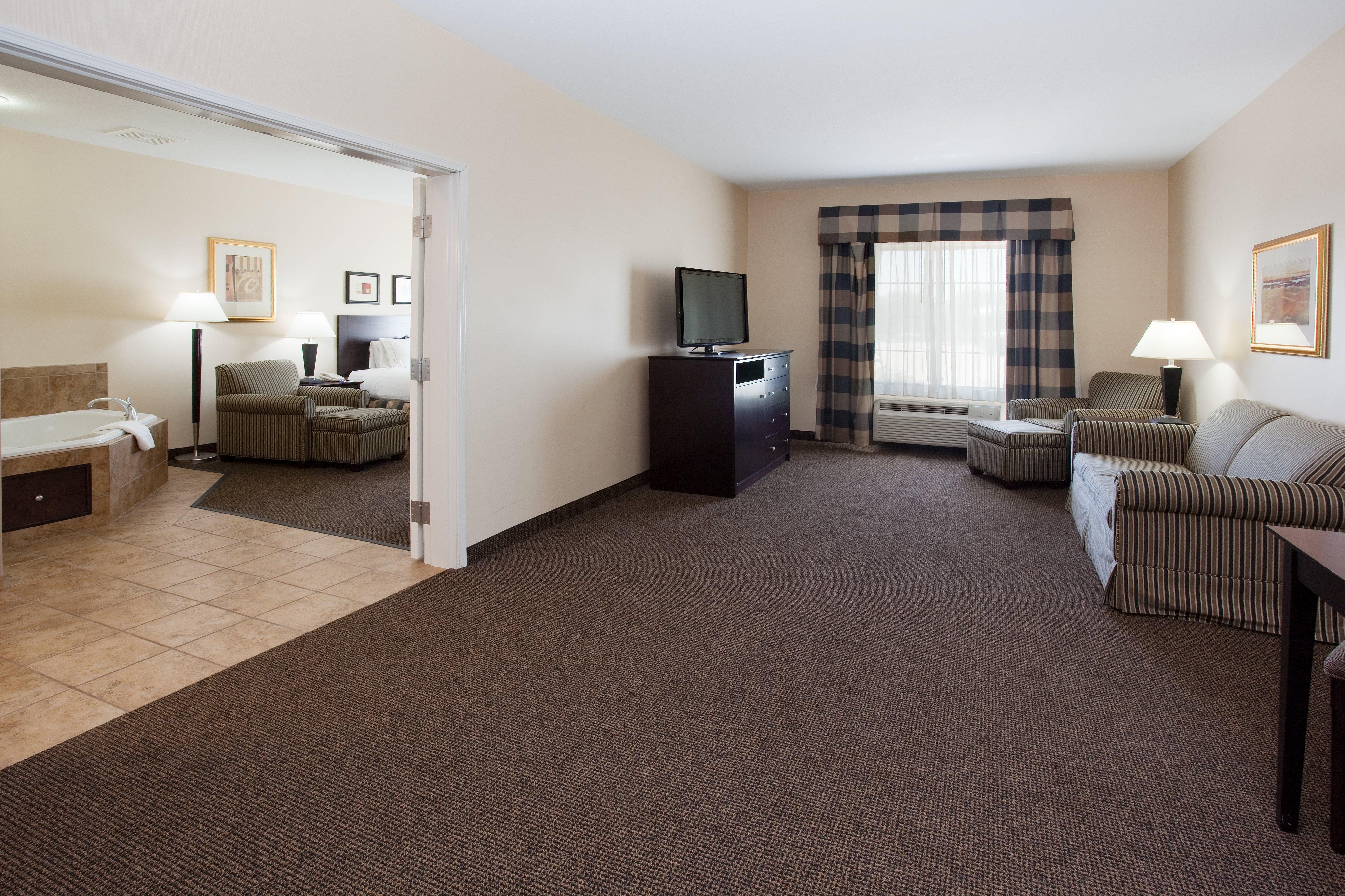 Holiday Inn Express Hotel & Suites Fort Collins By Ihg Екстериор снимка