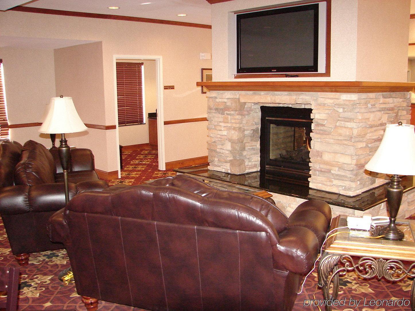 Holiday Inn Express Hotel & Suites Fort Collins By Ihg Интериор снимка