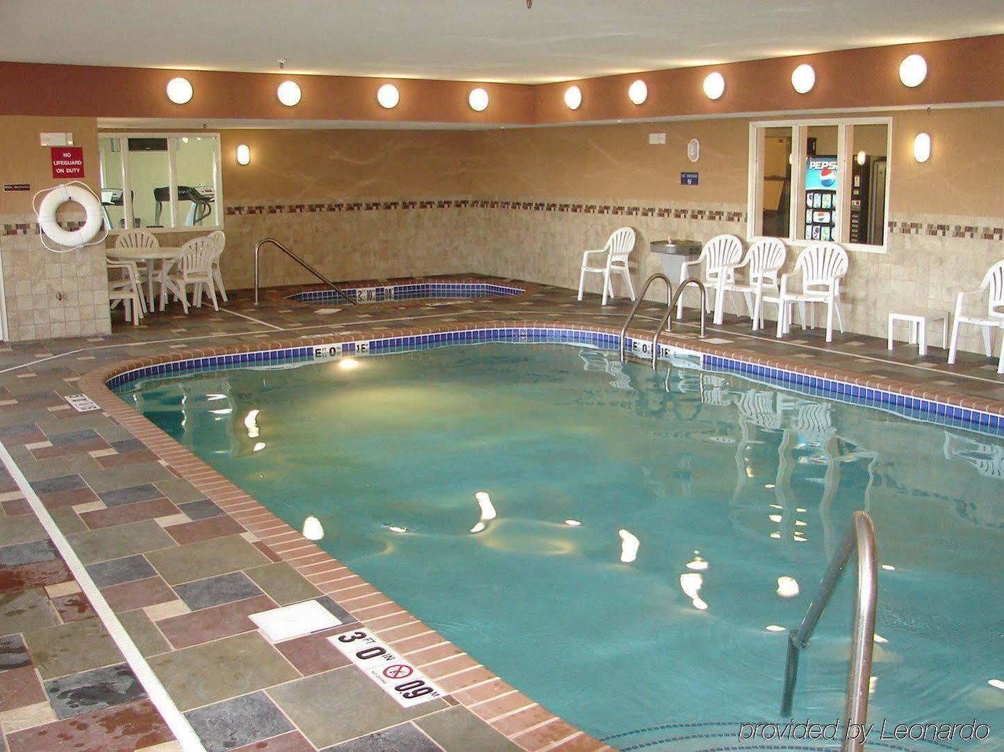 Holiday Inn Express Hotel & Suites Fort Collins By Ihg Екстериор снимка